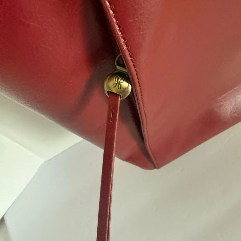 Hobo Cranberry Trapezoid Shoulder Bag w/Zipper Accent Gold Hardware Inner Pocket
